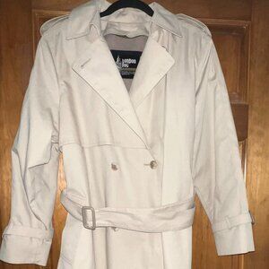 Vintage 1990s London Fog Woman’s Tan Trench Coat with Liner - Size Petite 12